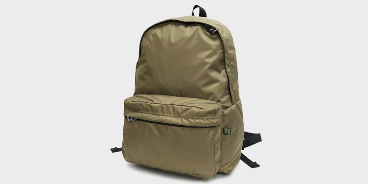 シンプルな中にも「らしさ」が詰まった70D DAY PACK LIGHT